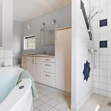 Nyaraló In With Sauna Ålbæk