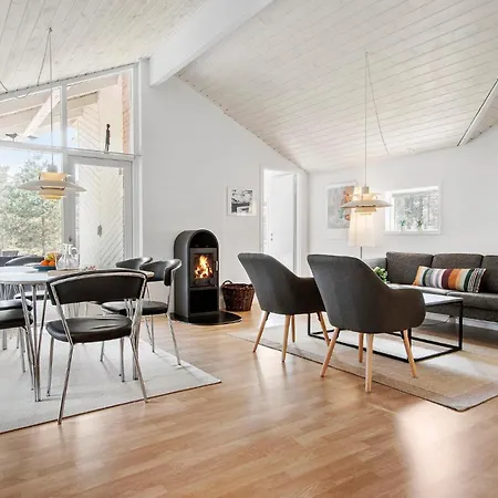 Stunning Home In Albaek With Sauna Ålbæk